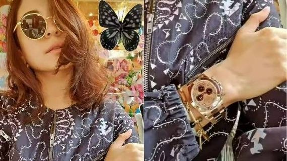 అనుష్క శర్మ సెల్ఫీ వైరల్.. చేతికి ఉన్న వాచ్ ఎన్ని లక్షలో తెలుసా?