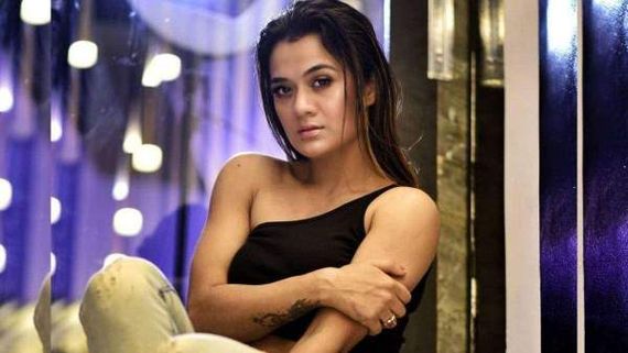  రూమ్ లో అలా టచ్ చేశాడు.. దెబ్బకు పరార్.. క్యాస్టింగ్ కౌచ్ అనుభవం బయటపెట్టిన నటి!