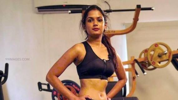 ప్రేమలో ఉన్నట్లు ఆరియానా గ్లోరీ ప్రకటన: ఈ మధ్య ఎక్కువైపోయిందంటూ.. చివర్లో ట్విస్ట్ ఇచ్చిన బ్యూటీ