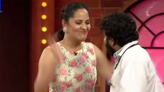 హైపర్ ఆదికి అనసూయ వార్నింగ్: మంచం రెడీగా పెట్టు అనగానే కోపంతో!