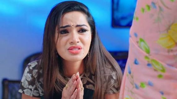 Karthika Deepam Episode 1102 సూసైడ్ లెటర్‌తో బెదిరింపు.. చివరకు దీప కాళ్లు పట్టుకొన్న మోనిత 