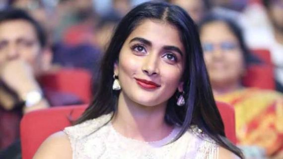 Pooja Hegde ఆ హీరోపై బుట్ట బొమ్మ ఫిదా.. అతడిని మించిని వారు లేరంటూ!