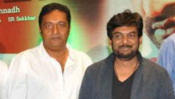 పూరి జగన్నాథ్ ఆఫీస్‌లో ప్రకాష్ రాజ్ రాజకీయాలు.. అలా సాయం చేస్తున్న దర్శకుడు!