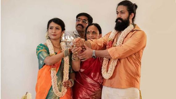 ఇంద్ర భవనం లాంటి ఇంటిలోకి యష్.. భార్య సంప్రదాయ పూజలు.. నూతన గృహం ఖరీదెంతంటే!