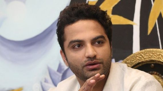 ప్లీజ్.. నా మీద ఎటాక్ చేయొద్దు.. ఎన్నాళ్ళని తట్టుకుంటా ? విశ్వక్ సేన్ సంచలన వ్యాఖ్యలు?