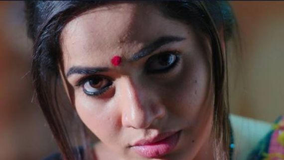  Karthika Deepam అదిరిపోయిన మోనిత ఎంట్రీ.. కార్తీక్‌కు ముద్దులు పెడుతూ షాకింగ్‌గా