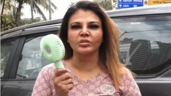 రాఖీ సావంత్ ఇంట్లో దూరిన గుర్తు తెలియని వ్యక్తి.. ఫ్యాన్ ని అంటూ బలవంతంగా అలా? 