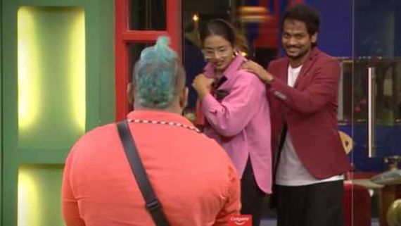  Bigg boss 5: శ్వేతని లవ్ చేసే పనిలో నోరు జారిన షణ్ముఖ్.. గురువుగారు అంటూనే గు*** లో అంటూ దారుణంగా..