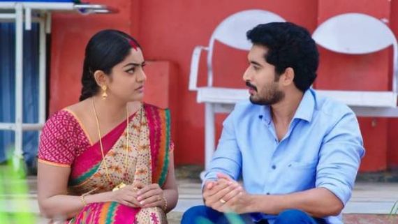 Karthika Deepam Episode 1133: దీప చేతులు పట్టుకొని కార్తీక్ దీనంగా... మోనిత నమ్మక ద్రోహి అంటూ