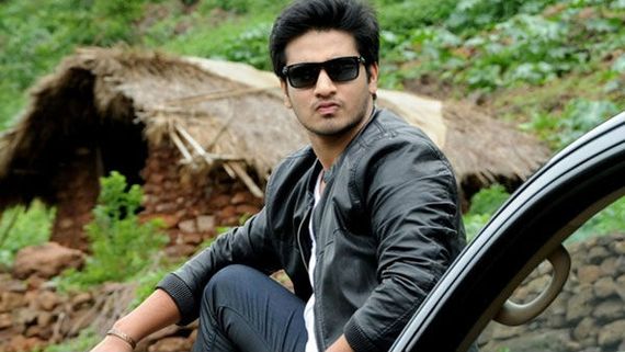 Sai Dharam Tej ఐసీయూలోకి మీడియా కెమెరాలు.. ఆగ్రహం వ్యక్తం చేసిన హీరో నిఖిల్