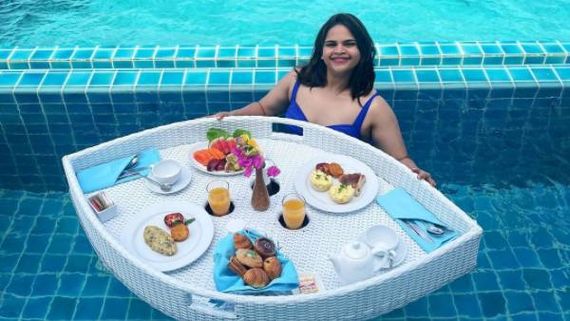  పెళ్లి తరువాత ఏకంగా బికినీలో దర్శనమిచ్చిన లేడి కమెడియన్.. గ్లామర్ తో చంపేస్తోందిగా!