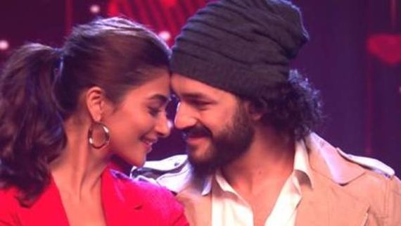ఏరా అఖిల్ ఇదేమైనా నీ ఇల్లు అనుకుంటున్నవా.. పూజా హెగ్డేతో రొమాన్స్ పై నాగార్జున కౌంటర్