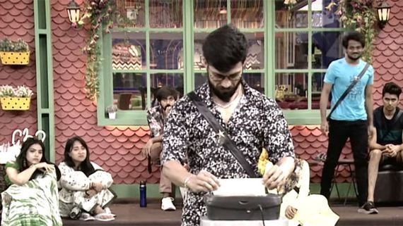 Bigg Boss 5 Nominations: ఎమోషన్స్ తో చిచ్చుపెడుతున్న బిగ్ బాస్.. పోస్ట్ కార్డ్ వచ్చేది ఎవరికి?