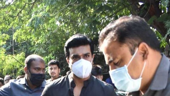  Maa Elections: ఓటు వేసిన మెగాస్టార్ చిరంజీవి.. అయ్యప్ప మాలలో వచ్చిన రామ్ చరణ్