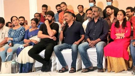 బ్రేకింగ్: ప్రకాశ్ రాజ్ ప్యానెల్ మూకుమ్మడి రాజీనామా.. విష్ణు మంచును సంకటంలో పడేసిన ప్రకాశ్ రాజ్