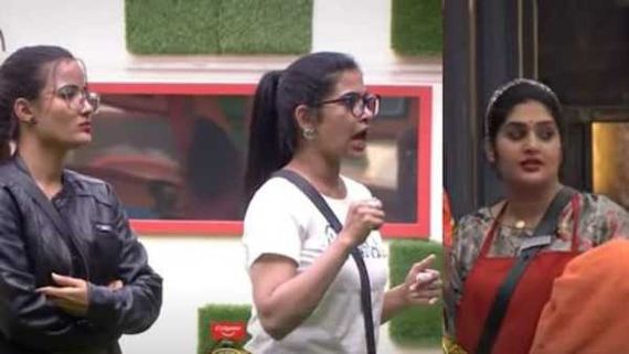  Bigg Boss: బిగ్ బాస్ హౌస్‌లో పవర్ స్టార్.. ఏం పీకుతున్నారు అంటూ ఆ అమ్మాయిలపై ఘాటుగా!