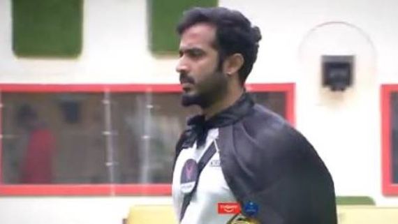  Bigg Boss Telugu 5 అన్నయ్య అని పిలువాలని.. పింకితో మానస్.. బట్టలిప్పి నిలుచుకొంటా.. యాంకర్ రవి