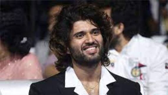  బ్రేకప్ గుట్టు విప్పిన విజయ్ దేవరకొండ.. పుష్పక విమానం ప్రమోషన్స్‌లో బాంబ్ పేల్చిన రౌడీ