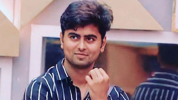 Bigg Boss 5: ఓ వైపు సిరి.. మరోవైపు పింకి..  బెడ్‌పై రొమాన్స్ తో డోస్ పెంచిన జెస్సి! 