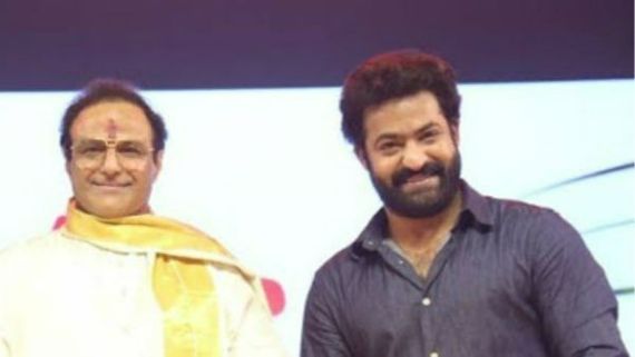 జూనియర్ ఎన్టీఆర్ కు బాలకృష్ణ ప్రత్యేక ఆహ్వానం.. ఇక అభిమానులకు పండగే!