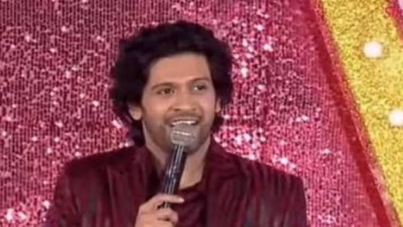  Radhe shyam Event: అదిరిపోయే ఎంట్రీ ఇచ్చిన నవీన్ పొలిశెట్టి.. అందుకే హోస్ట్ చేయడానికి వచ్చా అంటూ..