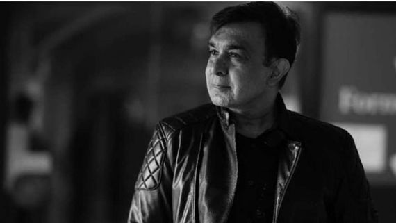 బాలీవుడ్‌లో విషాదం.. ప్రముఖ నిర్మాత కన్నుమూత.. సల్మాన్ ఖాన్‌తో..