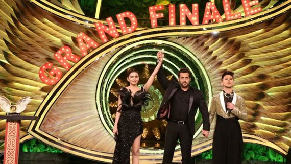 Bigg Boss 15 Winner: టైటిల్ గెలిచిన తేజస్వీ.. హిందీ బిగ్ బాస్‌లో సంచలన రికార్డు నమోదు