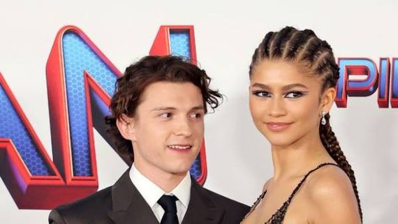 Spider Man హిట్ తర్వాత కళ్లు చెదిరే ఇల్లు కొనుగోలు చేసిన టామ్ హాలెండ్.. లవర్‌తో కలిసి ఏంజెలీనా నివాసం పక్కనే..