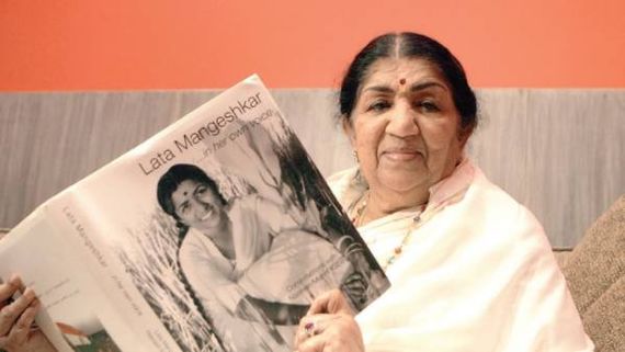  Lata Mangeshkar తిరిగిరాని లోకాలకు దిగ్గజ గాయని.. లతా మంగేష్కర్ మరణానికి కారణమేమిటో తెలుసా? 