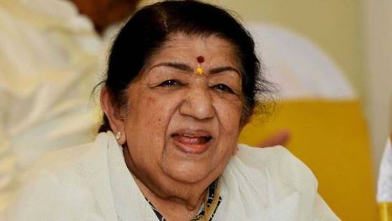  Lata Mangeshkar: లతా మొదటి పాట ఏ వయసులో, ఎక్కడ పాడారో తెలుసా.. పాడిన వెంటనే తండ్రి ఒడిలో?