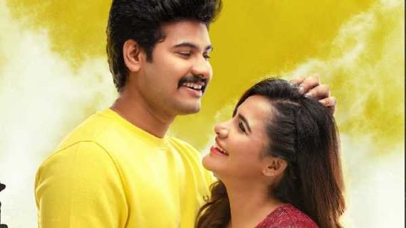 Ashu Reddy ప్రేమికుల రోజున అషురెడ్డి రొమాంటిక్ ఫోటో  వైరల్..పక్కన ఉన్న వ్యక్తి ఎవరంటే?