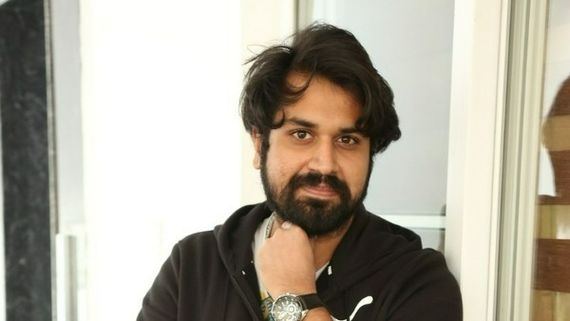 తివిక్రమ్ శ్రీనివాస్ గైడెన్స్ డీజే టిల్లుకు స్పెషల్ ఎట్రాక్షన్.. రొమాన్స్ హద్దులు దాటేలా.. దర్శకుడు విమల్ కృష్