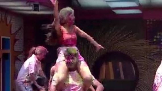  Bigg Boss Non Stop: అతనితో బిందు మాధవి కౌగిలింతలు.. స్పెషల్ గెస్ట్ గా వచ్చిన అన్నయ్య!