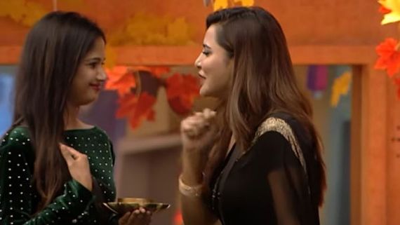 Bigg Boss Non Stop: రాంగోపాల్ వర్మ పరువు తీసిన అషు రెడ్డి.. తొడలు, బూరెలు అంటూ అందరి ముందే!