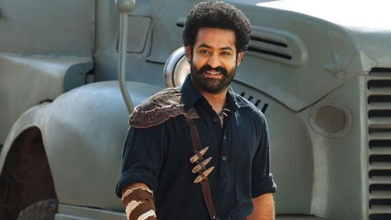 RRR కలెక్షన్స్ పై జూనియర్ ఎన్టీఆర్ రియాక్షన్.. బాలీవుడ్ లో ఆ దర్శకులంటే ఇష్టమని అంటూ..