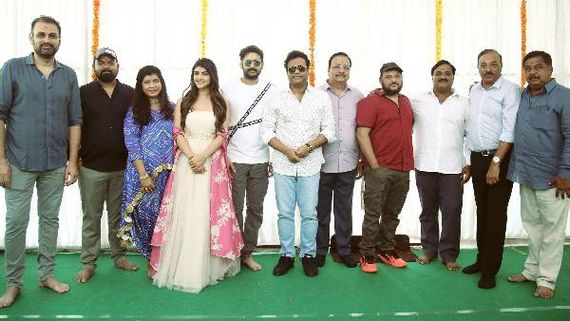  అల్లు అర్జున్ దర్శకుడితో మరో సినిమాను స్టార్ట్ చేసిన నితిన్.. పవర్ఫుల్ కథతో డిఫరెంట్ ప్రాజెక్ట్!