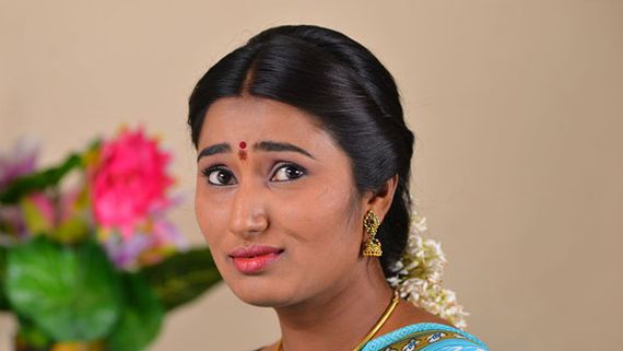 చమ్మక్ చంద్రపై స్వాతి నాయుడు తీవ్ర ఆరోపణలు.. అవకాశం ఇస్తానని రూమ్‌కి తీసుకెళ్లాడంటూ!