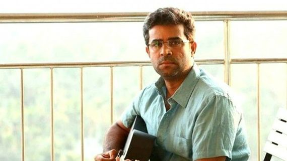 చిక్కుల్లో పడిన హీరో విజయ్.. లుకౌట్ నోటీసులు జారీ?