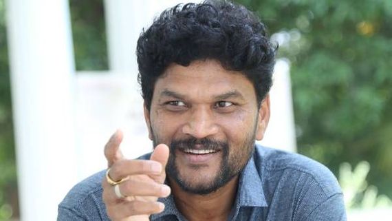  అందుకే వైఎస్ జగన్ డైలాగ్ పెట్టాను.. మహేష్ ఏమన్నారంటే? నేను విన్నాను.. నేను ఉన్నాను డైలాగ్‌పై పరుశురాం క్లారిట