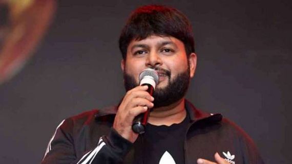  Sarkaru Vaari Paata Event: కీర్తి సురేష్ తో హోటల్ దగ్గర థమన్.. తొందరపడి చెప్పడంతో ఆడుకున్న ఫ్యాన్స్