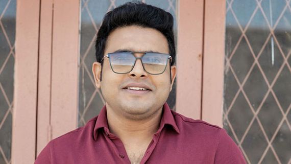 న్యూస్ రీడర్ దేవి నాగవల్లిపై గెటప్ శ్రీను సెటైర్.. అదే బూతుతో దారుణంగా ట్రోల్..