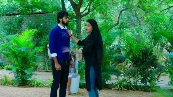 Karthika Deepam నాలో ఆశలు ఎందుకు రేపావు.. ప్రేమను ఎందుకు కల్పించావు.. కాలర్ పట్టిన శౌర్య