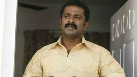 బహిరంగ ప్రదేశంలో మైనర్లకు మర్మాంగం ప్రదర్శన.. యువ నటుడు అరెస్ట్