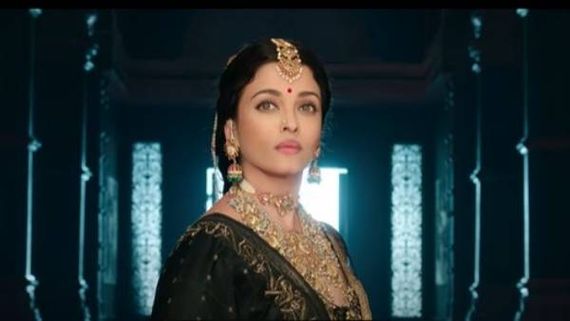  Ponniyin Selvan teaser reveiw రక్తం, పోరాటంతో విక్రమ్ విశ్వరూపం.. మహేష్ బాబు ఎమోషనల్ ట్వీట్ 