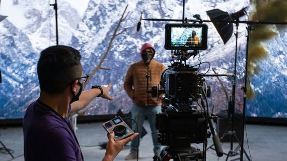 ఫిలిం ఛాంబర్  కీలకనిర్ణయం.. రేపటి నుంచి తెలుగు సినిమా షూటింగులు బంద్!