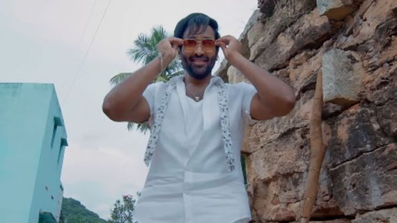  Ginna First Look: క్యారెక్టర్ లో మునిగిపోయిన మంచు విష్ణు.. మాస్ ఎంట్రీ లుక్ వైరల్!