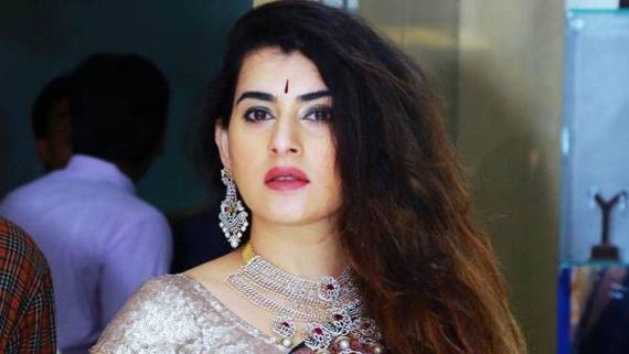 నిర్మాతలపై నటి అర్చన షాకింగ్ కామెంట్స్.. వాళ్లకో రూల్,  మాకో రూలా?