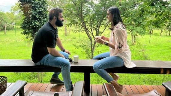 Jr NTR: భార్యతో బ్యూటీఫుల్ మూమెంట్ షేర్ చేసుకున్న తారక్.. ఫొటో వైరల్