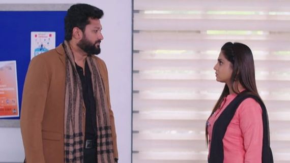  Guppedantha Manasu డబ్బు దాచుకొన్నట్టు ప్రేమను దాచొద్దు.. వసుధారతో మహేంద్ర