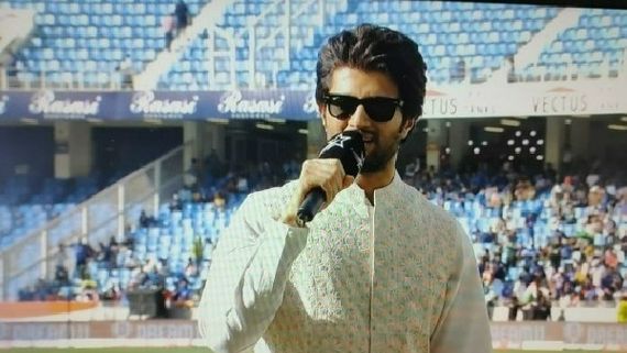 India vs Pakistan: మ్యాచ్ లో విజయ్ దేవరకొండ.. ఇండియాకు మద్దతు ఇస్తూ లైగర్ డైలాగ్